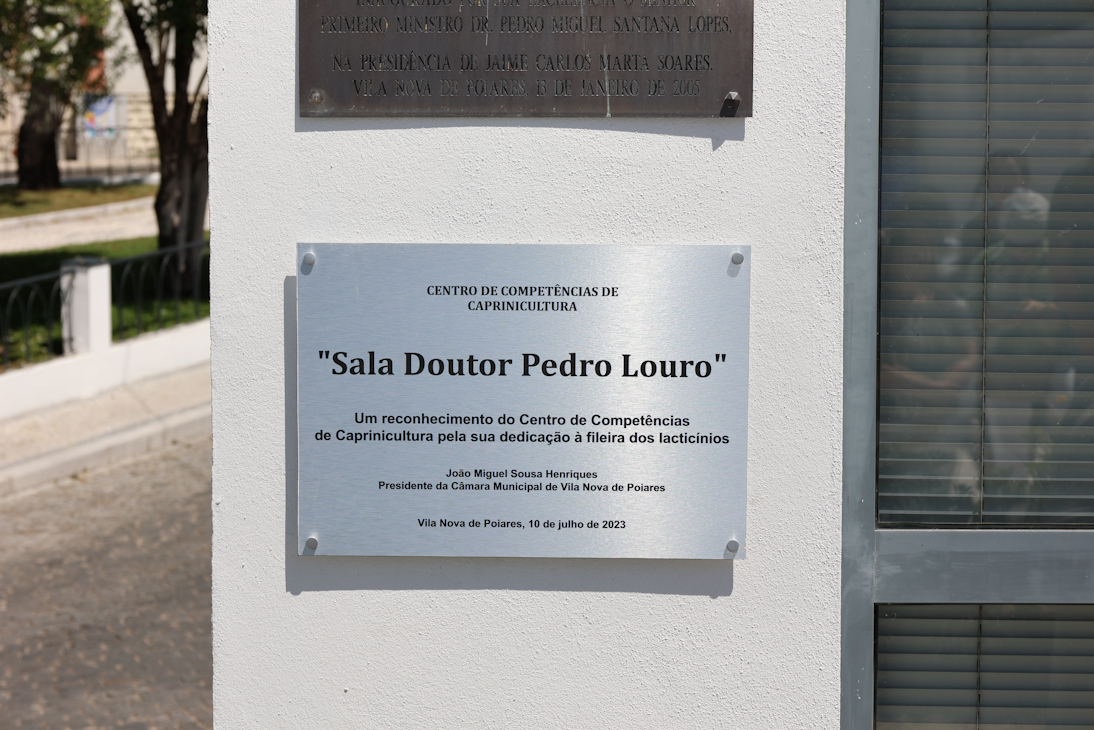 Capa homenagem ao Dr Pedro Louro