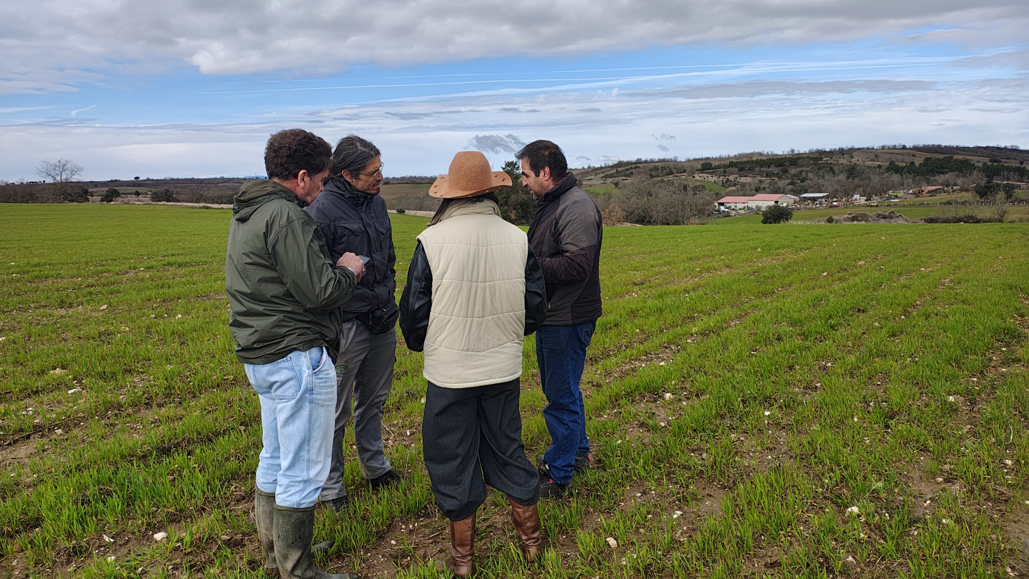 Investigadores do INIAV-Elvas acompanham ensaios do projeto SOS PYGARGUS Investigadores do INIAV-Elvas acompanham ensaios do projeto SOS PYGARGUS